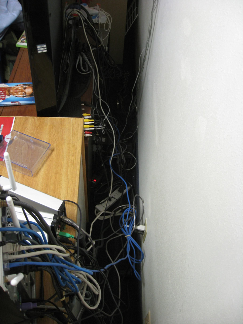 Illustration for article titled 10 Of Your Biggest Cable Management Disasters